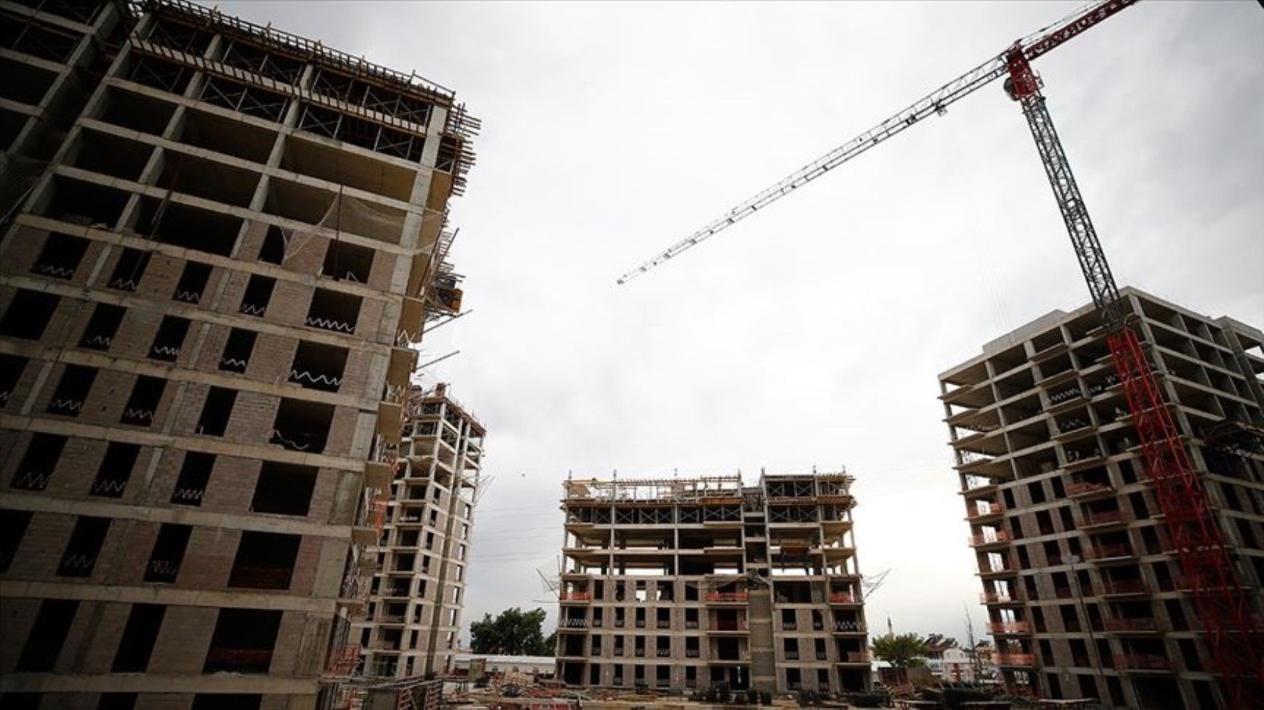 İstanbul'un 4 ilçesinde büyük tehlike! Başvurular arttı: Kolonlar artık binayı taşımıyor