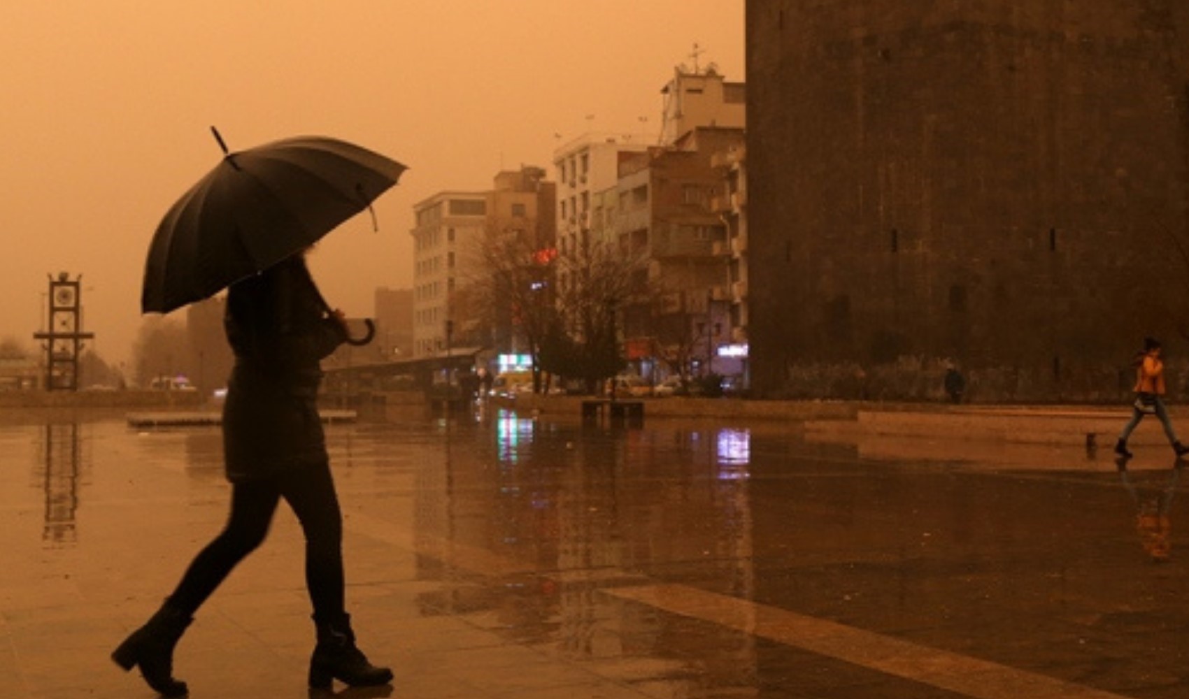 AKOM’dan peş peşe uyarılar... İstanbul'a hem yağmur hem de çamur geliyor AKOM’dan peş peşe uyarılar... İstanbul'a hem yağmur hem de çamur geliyor