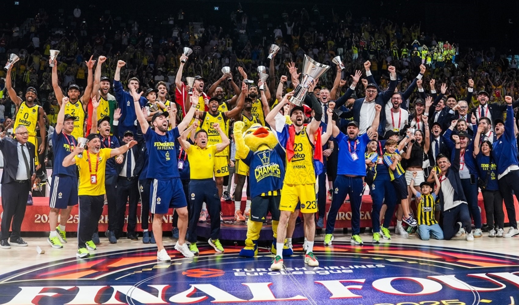 SON DAKİKA... Avrupa basketbolunun en büyüğü Fenerbahçe Beko