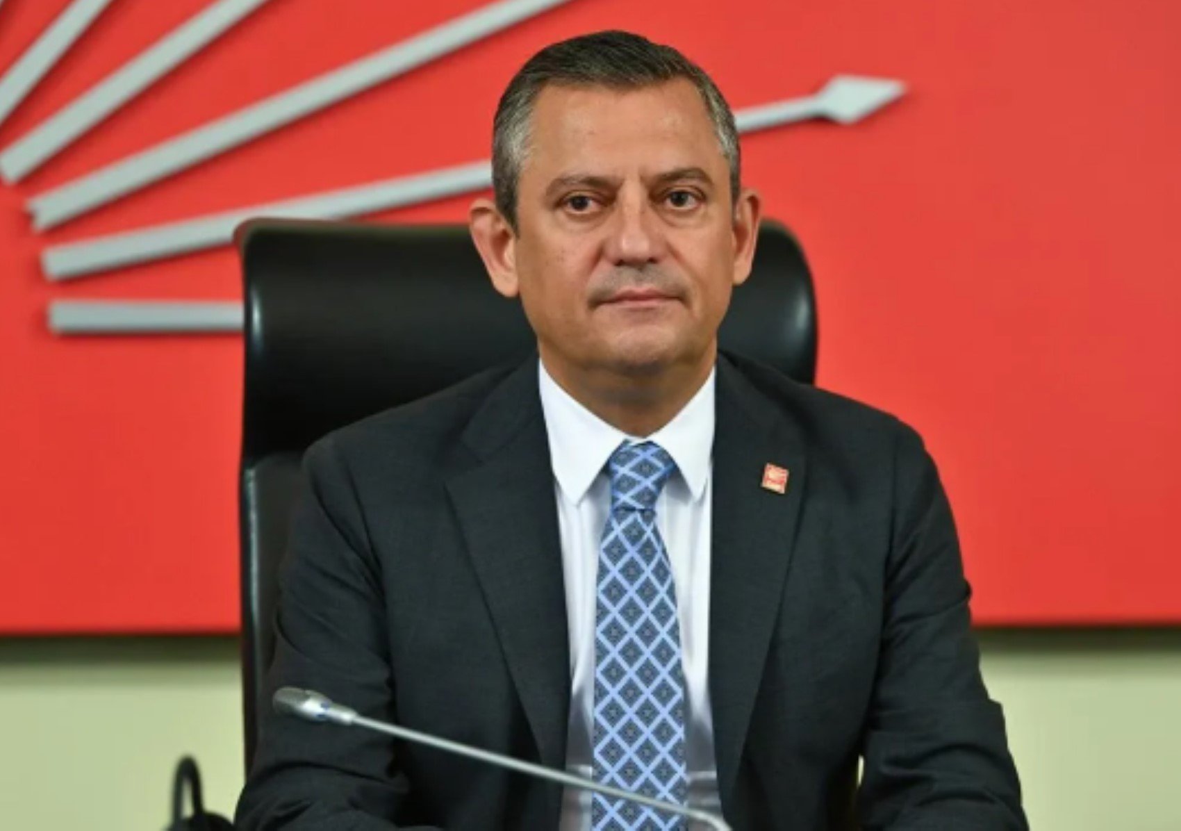 Özgür Özel 'salı günü açıklayacağım' demişti... AKP'li Fatih Belediyesi’nde usulsüzlük ve rant zinciri: Sayıştay raporuna rağmen ne inceleme var ne de soruşturma!