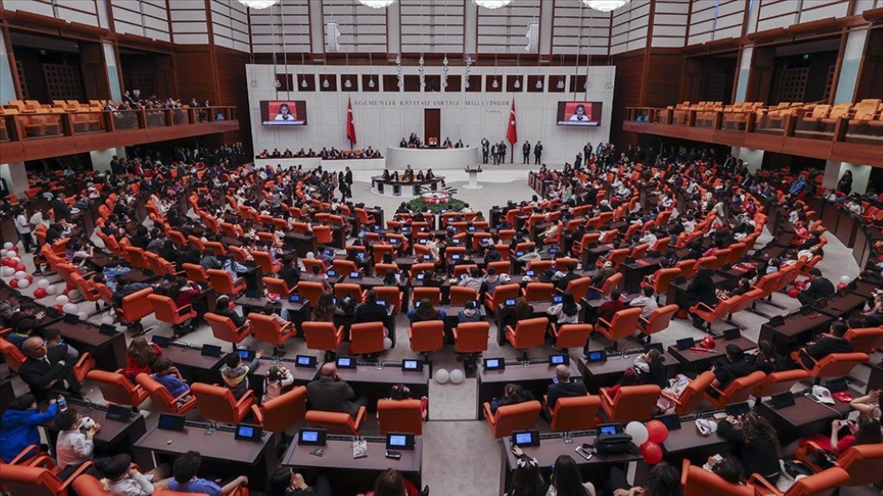 Gençlerin en çok beğendiği milletvekilleri belli oldu! CHP, listeye damga vurdu