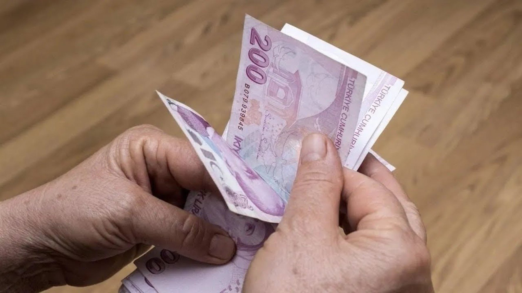 Emekliye bayram ikramiyesinin hesaplara yatırılacağı tarih belli oldu