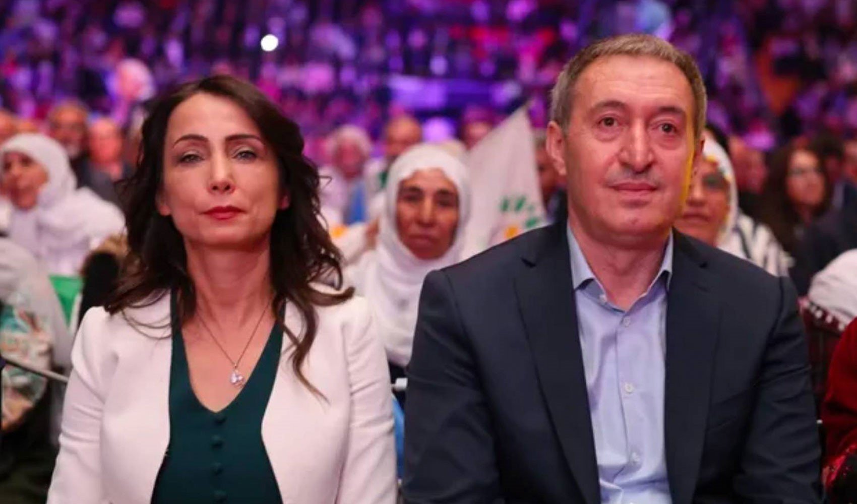 DEM Parti'den İmamoğlu'na ziyaret açıklaması DEM Parti'den İmamoğlu'na ziyaret açıklaması