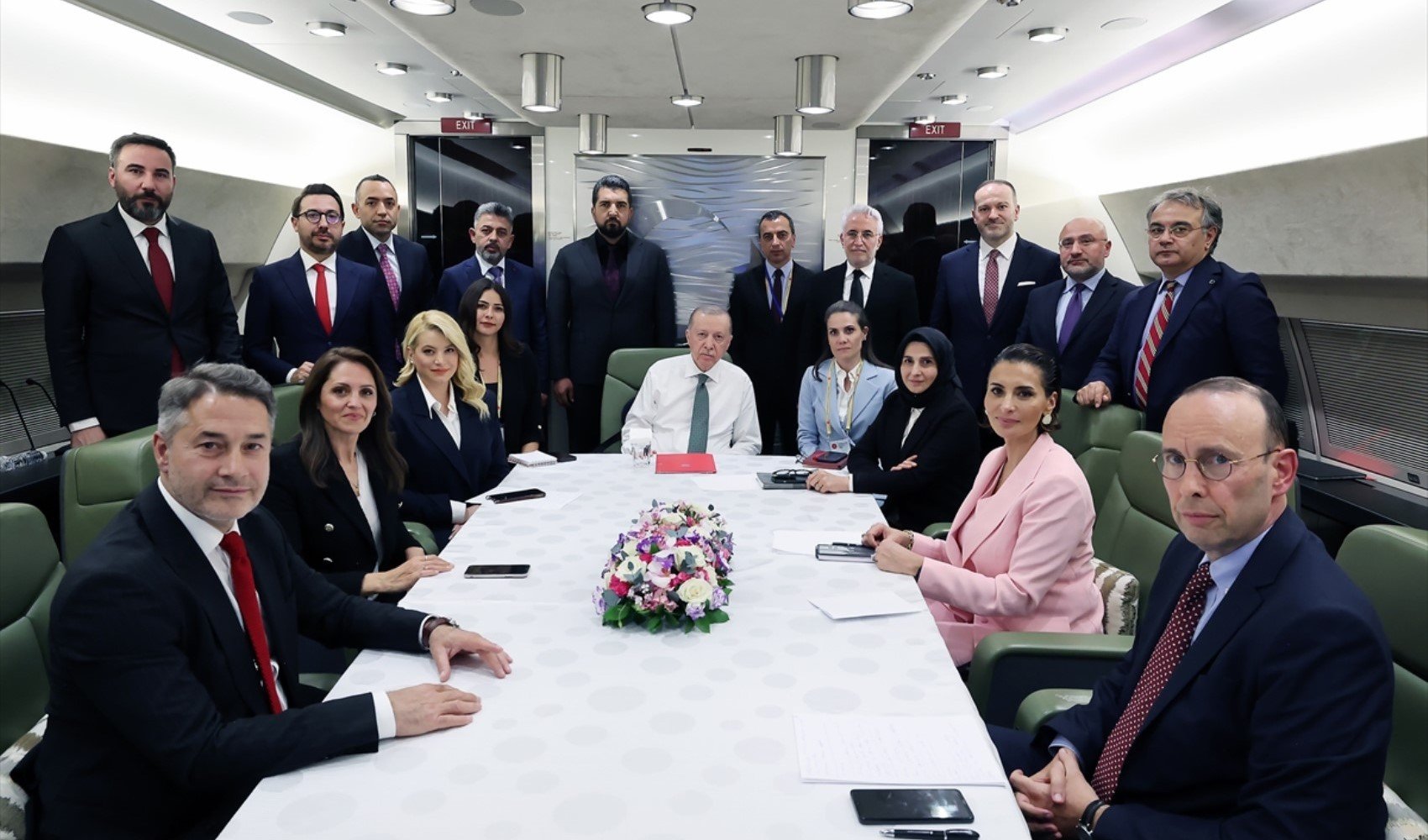 Bahçeli 'cayma hakkı yok' demişti... Erdoğan'dan anayasa ve adaylık sorusuna net yanıt! Yeniden aday olacak mı?