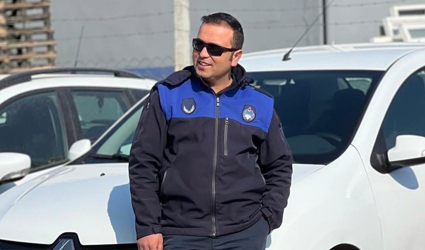 Zabıta memuru, pazarcı esnafı tarafından darbedildi