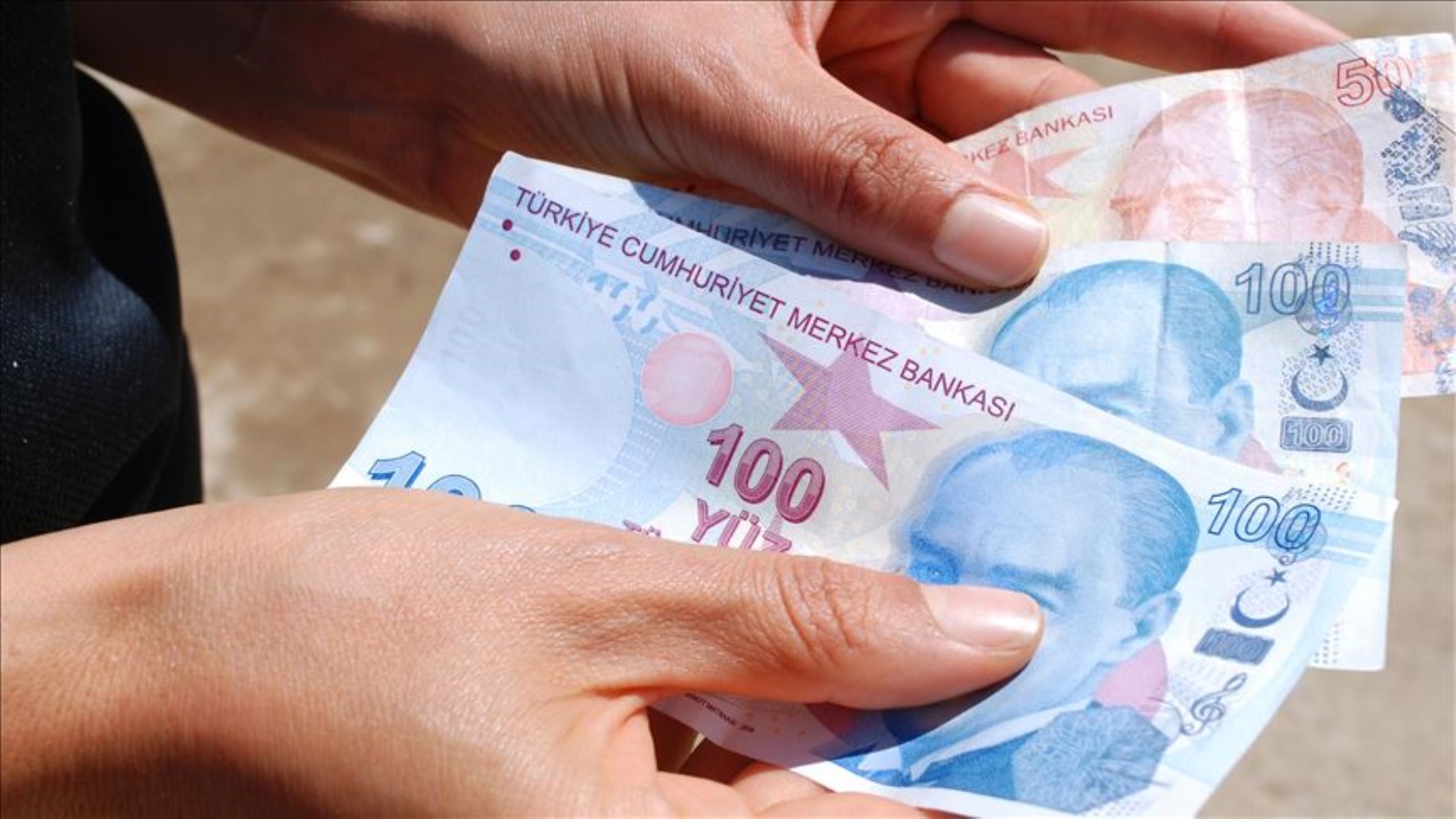 Asgari ücret şimdiden enflasyon karşısında eridi... Yurttaş zam bekliyor: Asgari ücrete zam gelir mi?
