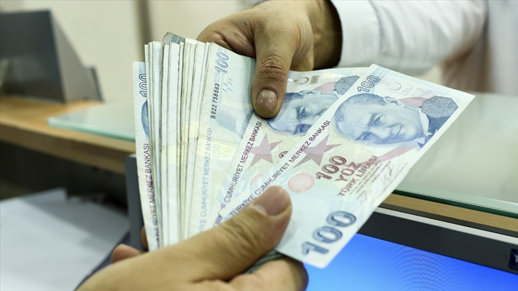 Asgari ücret şimdiden enflasyon karşısında eridi... Yurttaş zam bekliyor: Asgari ücrete zam gelir mi?