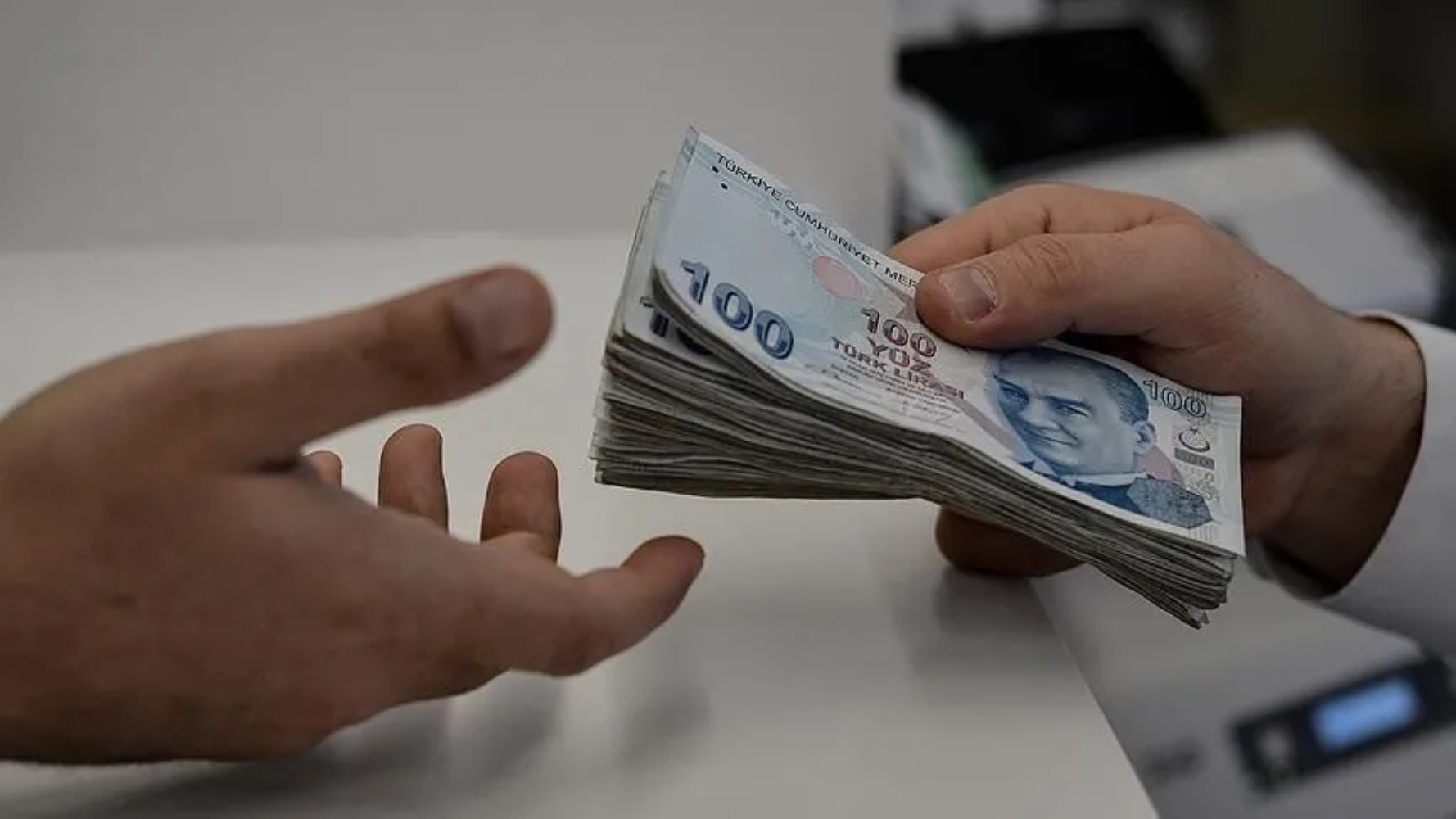Asgari ücret şimdiden enflasyon karşısında eridi... Yurttaş zam bekliyor: Asgari ücrete zam gelir mi?