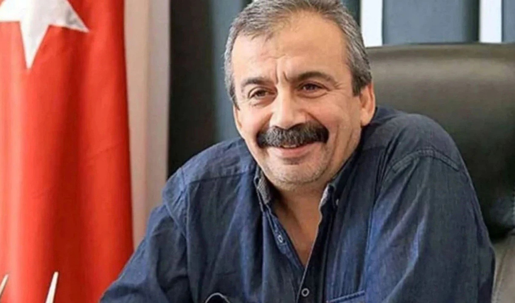 DEM Parti'den Sırrı Süreyya Önder mesajı: 'Onun barış mücadelesine layıkıyla sahip çıkacağız'