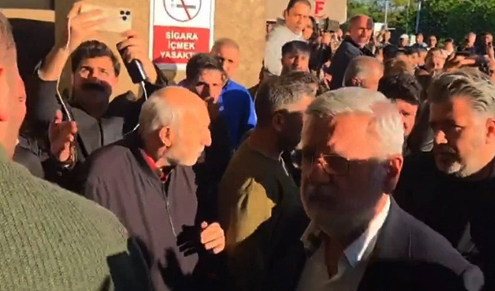 Süreyya Önder için taziye ziyaretine giden Mehmet Metiner yuhalandı: Yaşananlara dair açıklama yaptı