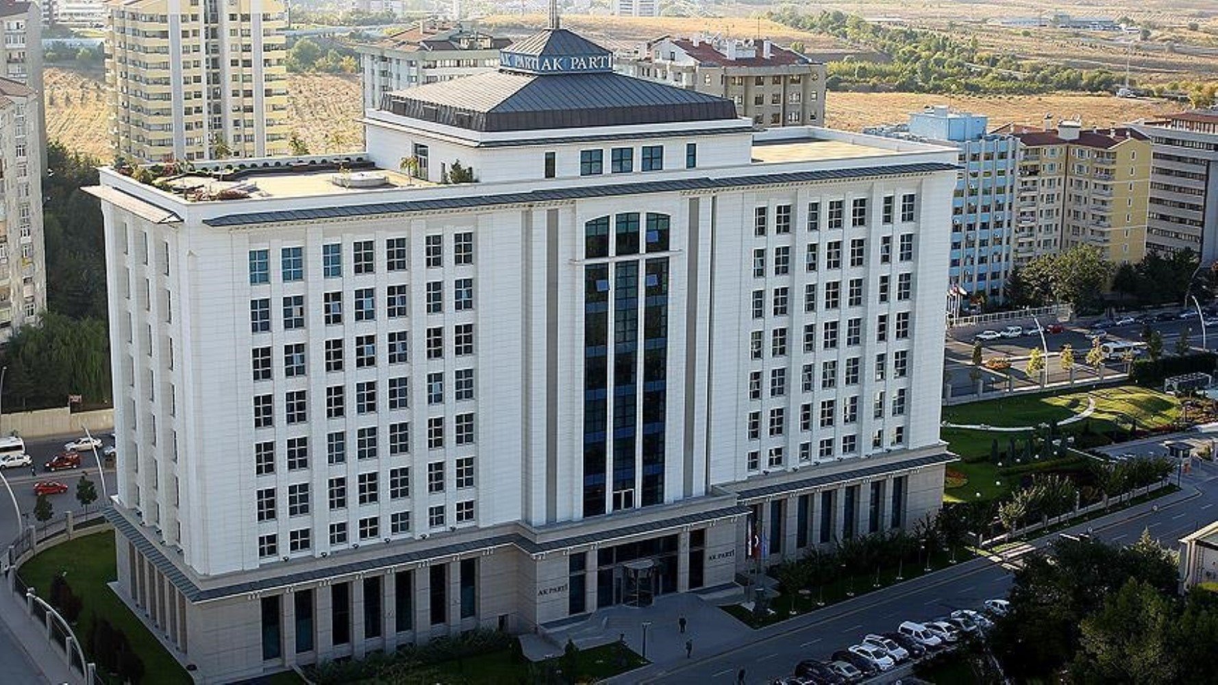 AKP kulislerinde dikkat çeken 'gri alan' alarmı... Karadeniz sermayesi İmamoğlu'na yöneldi: Kırılma anı kayyum operasyonları!