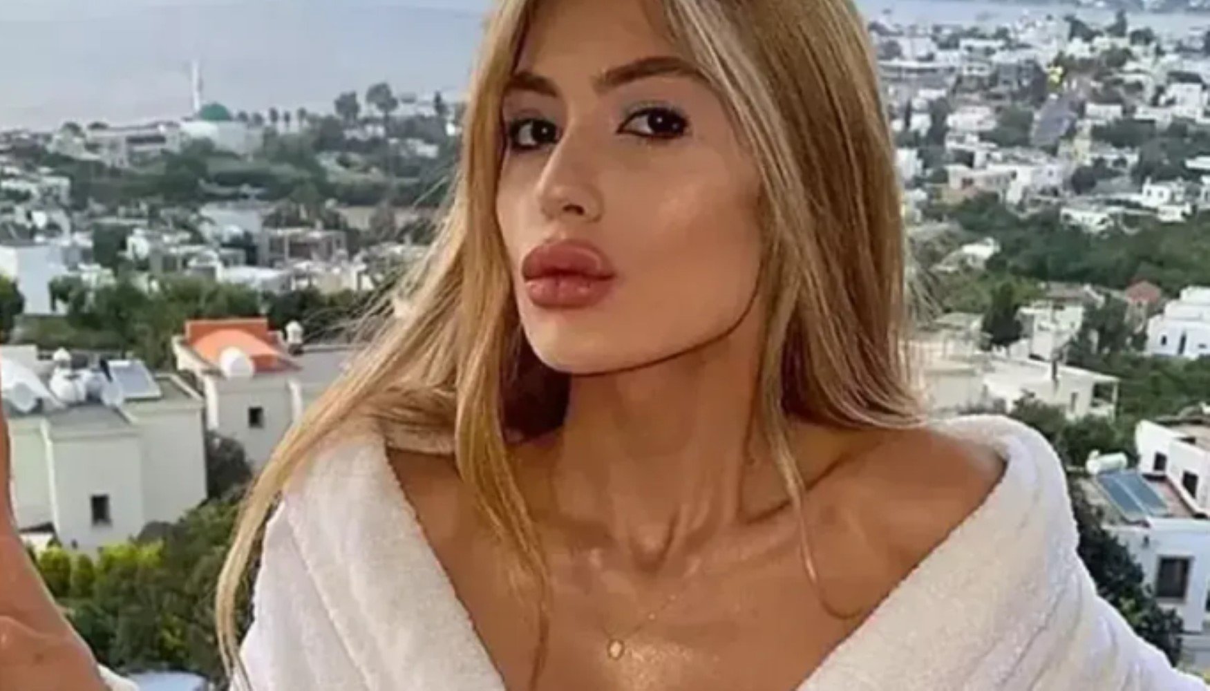 Nihal Candan'dan şok boşanma gerekçesi! 'Zengin sandım, fakirmiş'