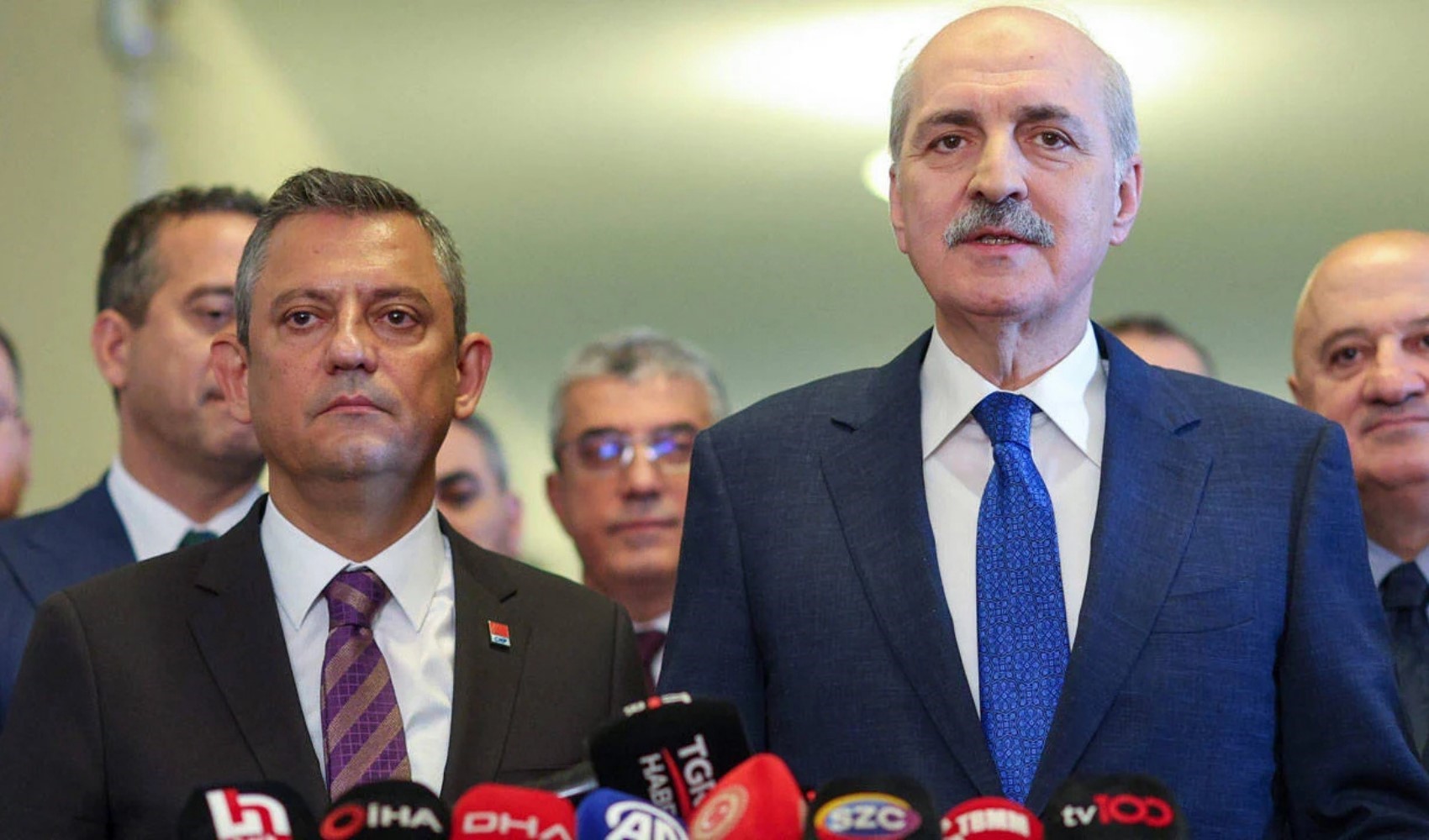 Numan Kurtulmuş- Özgür Özel görüşmesi başladı