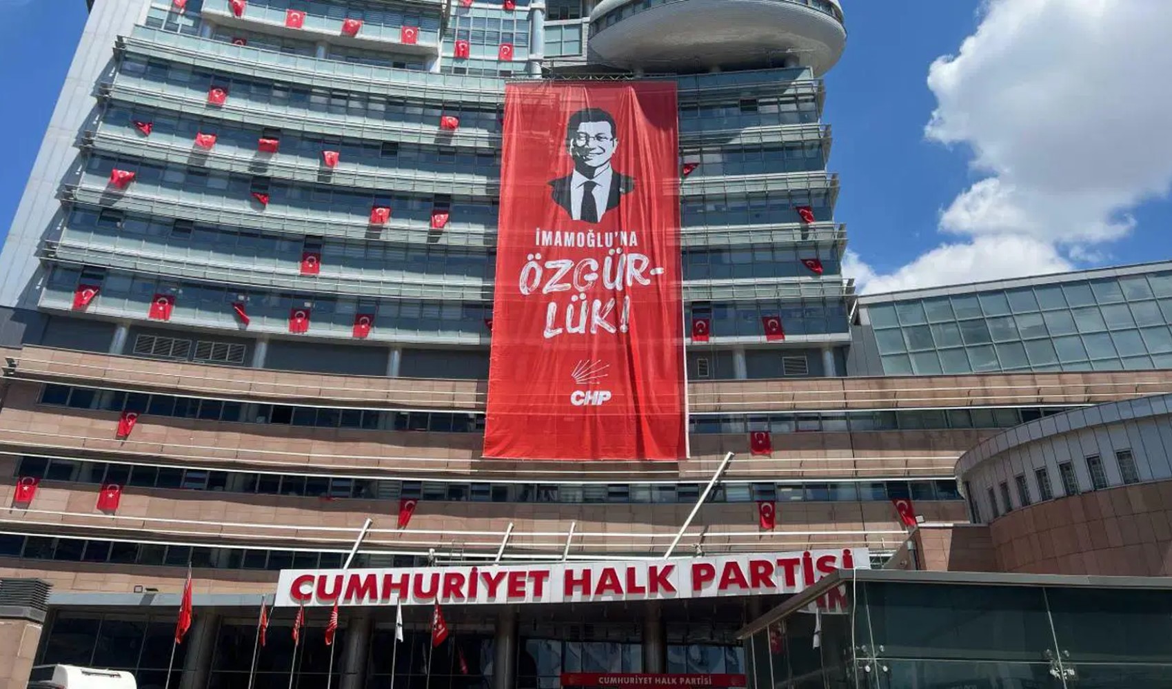 İBB'ye 5. dalga operasyonuna CHP'den peş peşe tepki