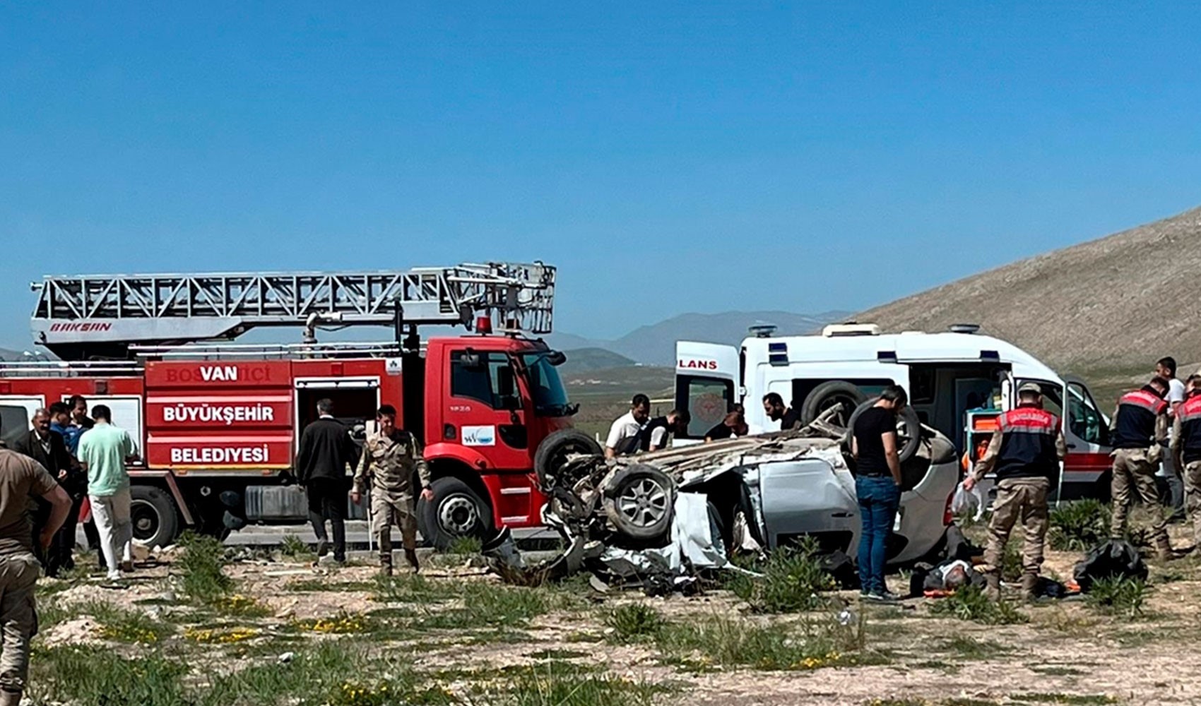 Van'da katliam gibi kaza: 4 ölü, 2 yaralı