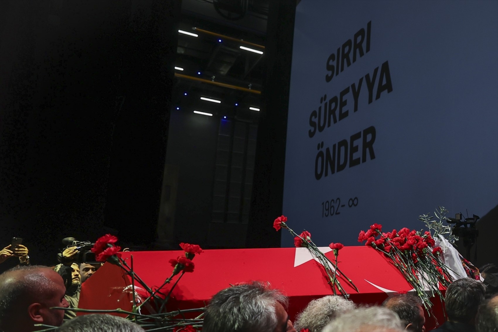 Sırrı Süreyya Önder'in vasiyeti açıklandı! Şeyh Galip'in Naat'ı okundu