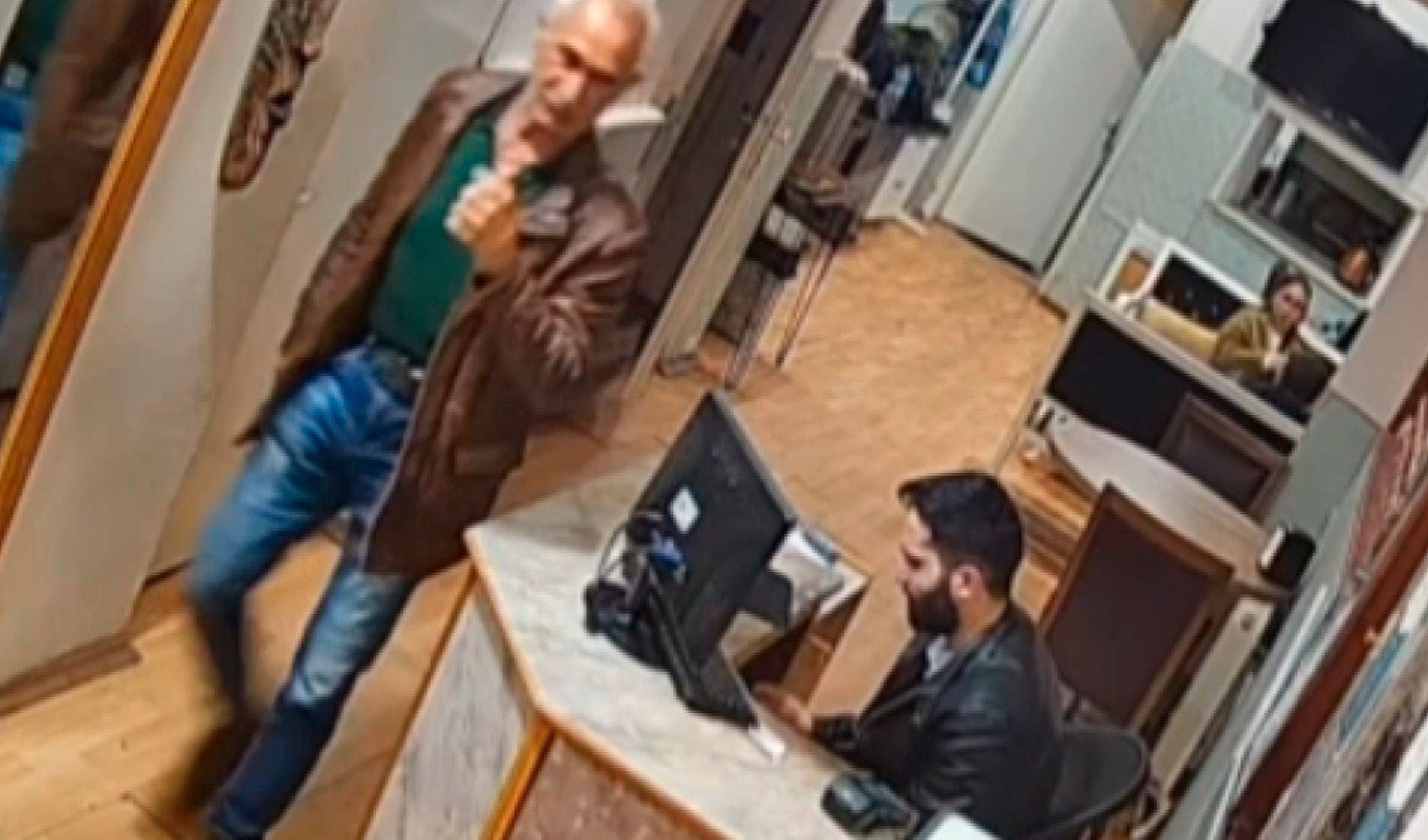 Son Dakika: Özgür Özel'e saldıran Selçuk Tengioğlu'nun kaldığı pansiyonun sahibi gözaltına alındı Son Dakika: Özgür Özel'e saldıran Selçuk Tengioğlu'nun kaldığı pansiyonun sahibi gözaltına alındı