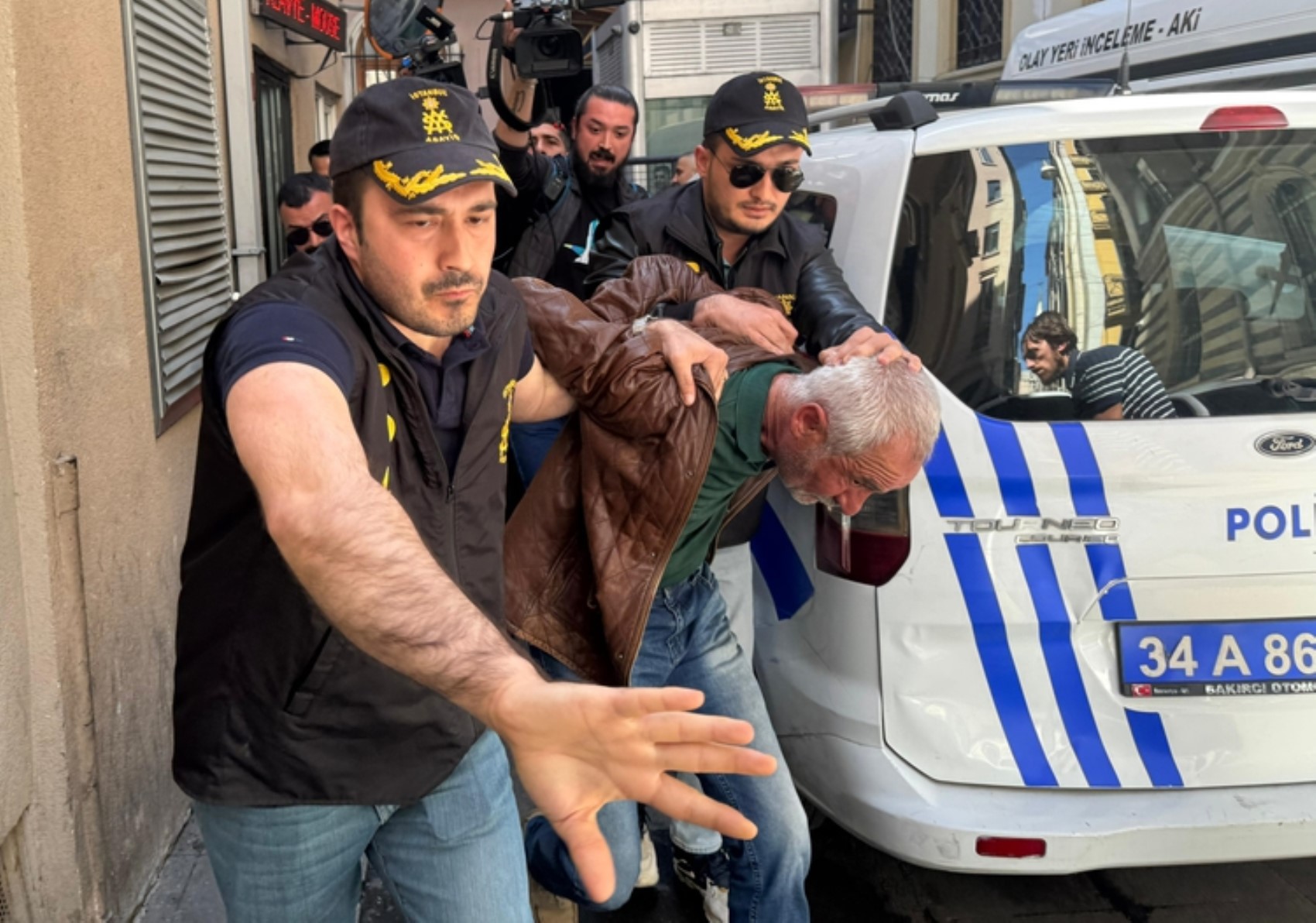 Bahçeli Özgür Özel'e neden 'Bir siyasi kurumun genel başkanı' dedi? İktidar içindeki güç savaşının etkisi mi?