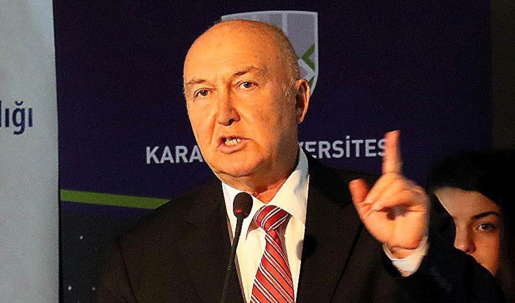 Prof. Dr. Övgün Ahmet Ercan beyin kanaması geçirdi! Sağlık durumu nasıl?