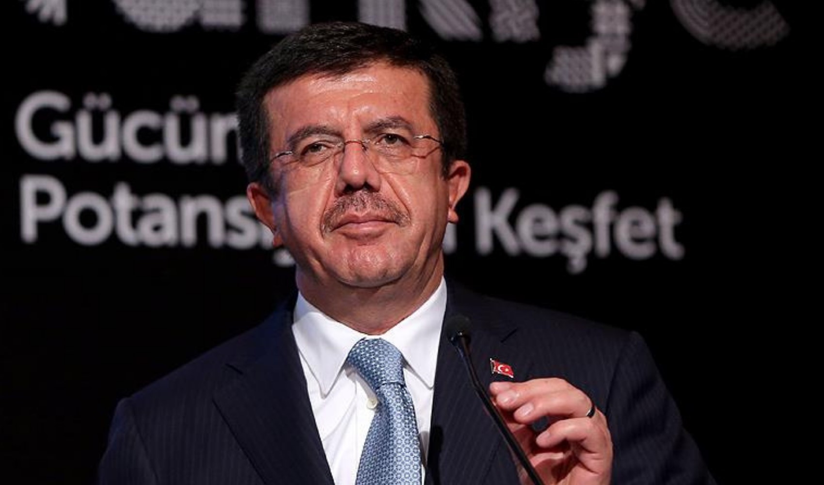 Nihat Zeybekçi'den tavsiyeler... 'Yatırım yapmam, faize koyarım' Nihat Zeybekçi'den tavsiyeler... 'Yatırım yapmam, faize koyarım'