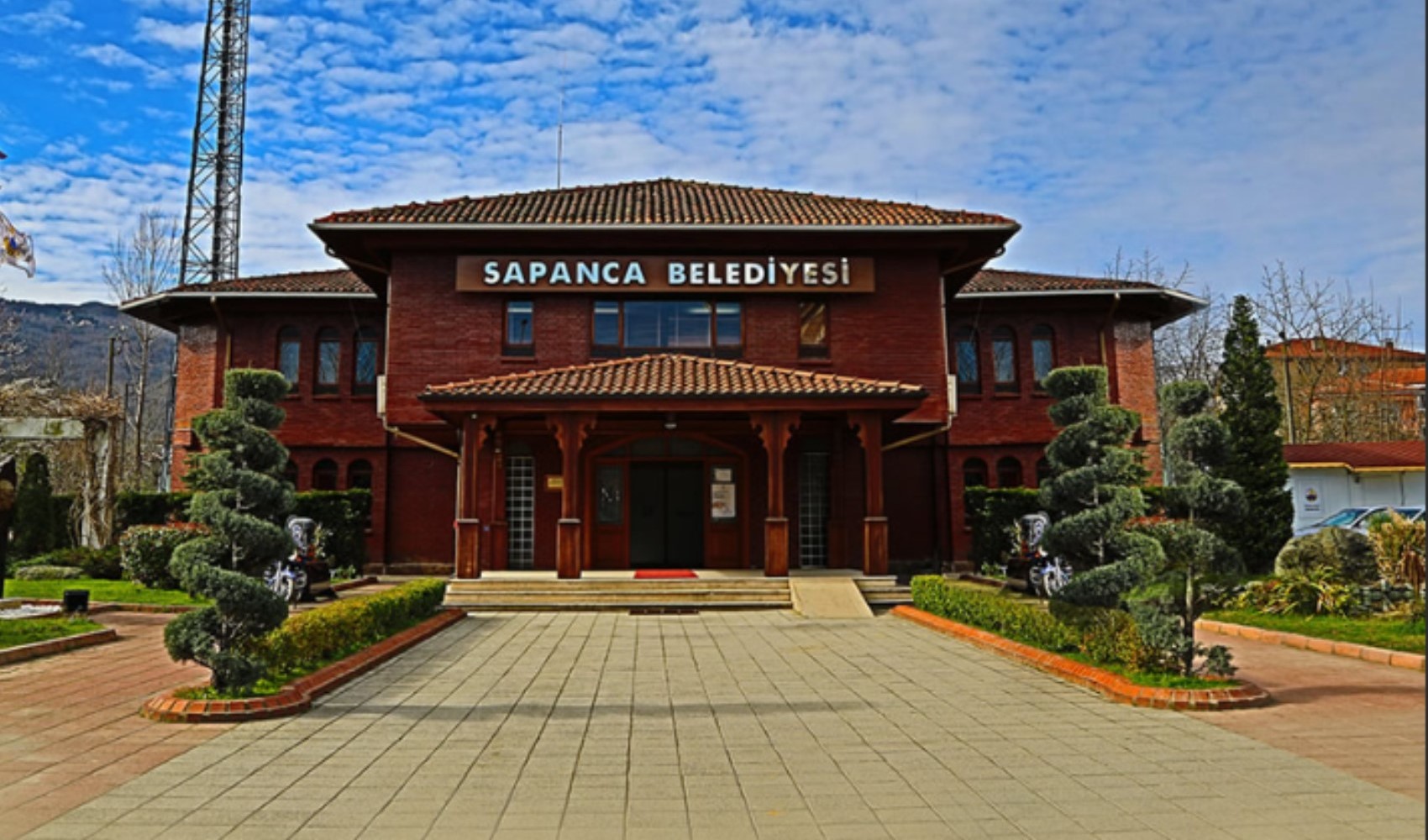 CHP'li belediye başkanına saldırı girişimi! Çalışanlar engelledi