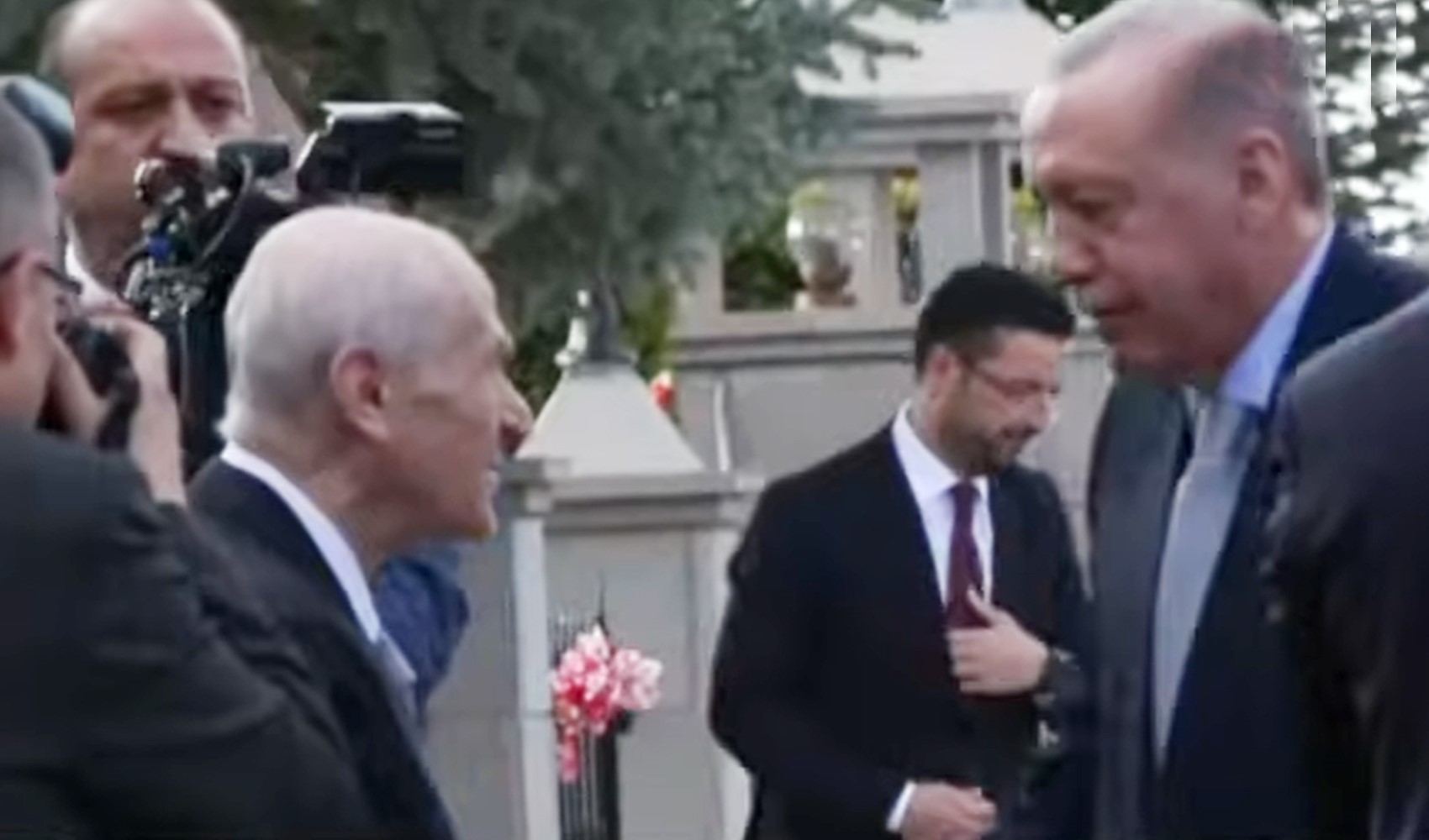 Cumhurbaşkanı Erdoğan'ın MHP Genel Başkanı Bahçeli ziyareti sona erdi