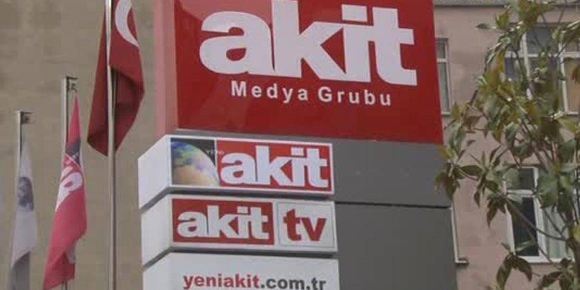 Erdoğan'dan yandaş medyaya ödül yağdı: Yılın Haber Sitesi ödülü Atatürk ve Cumhuriyet düşmanlarına gitti