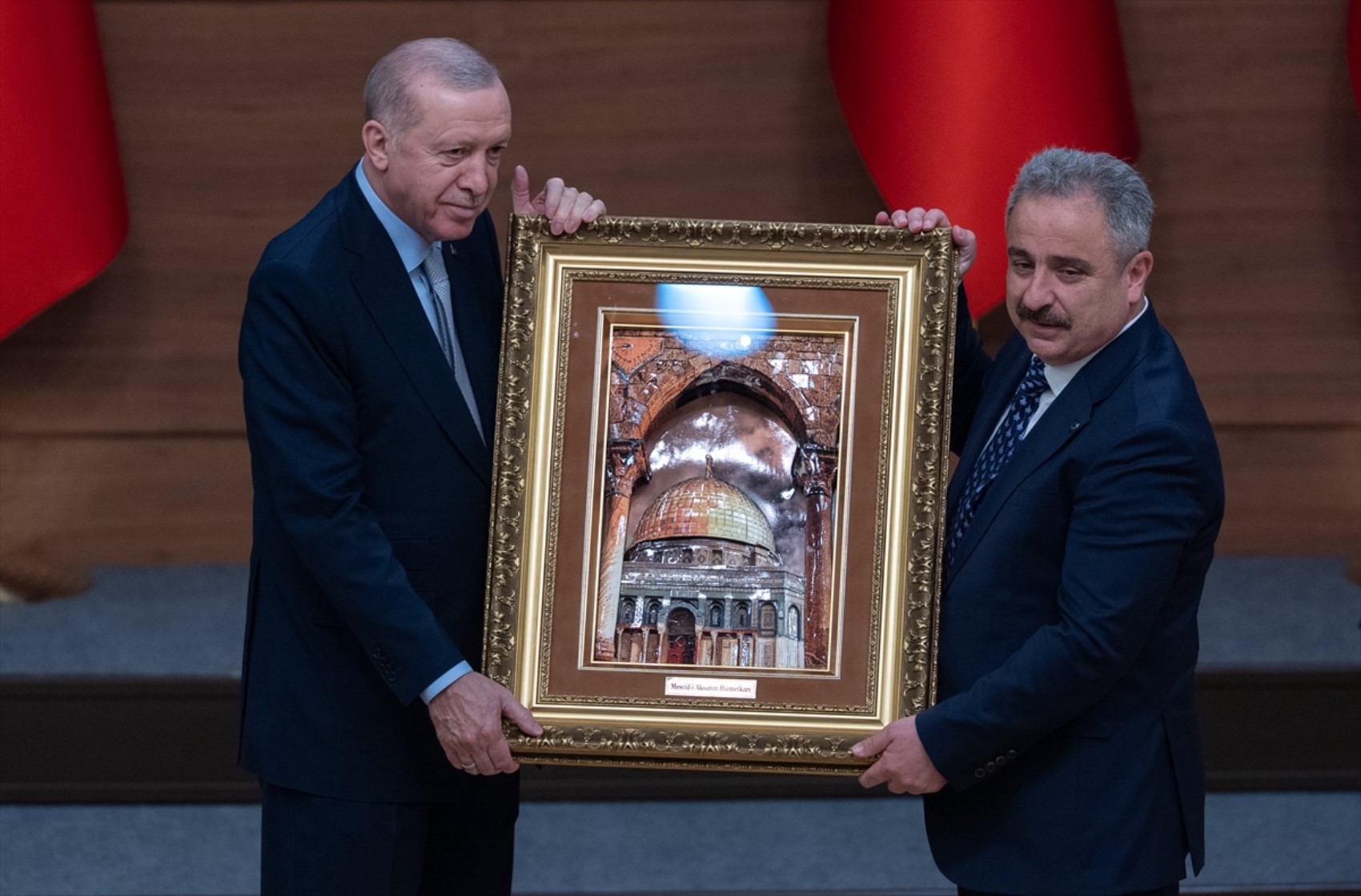 Erdoğan'dan yandaş medyaya ödül yağdı: Yılın Haber Sitesi ödülü Atatürk ve Cumhuriyet düşmanlarına gitti
