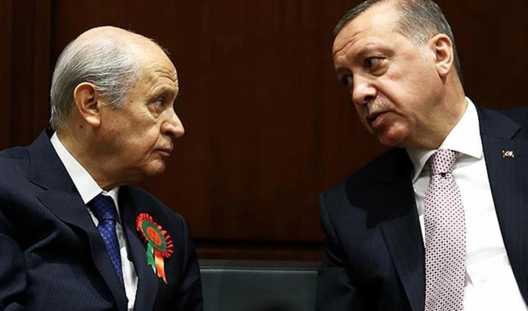 'Bu pazar seçim olsa hangi partiye oy verirsiniz?' 'Bu pazar seçim olsa hangi partiye oy verirsiniz?'