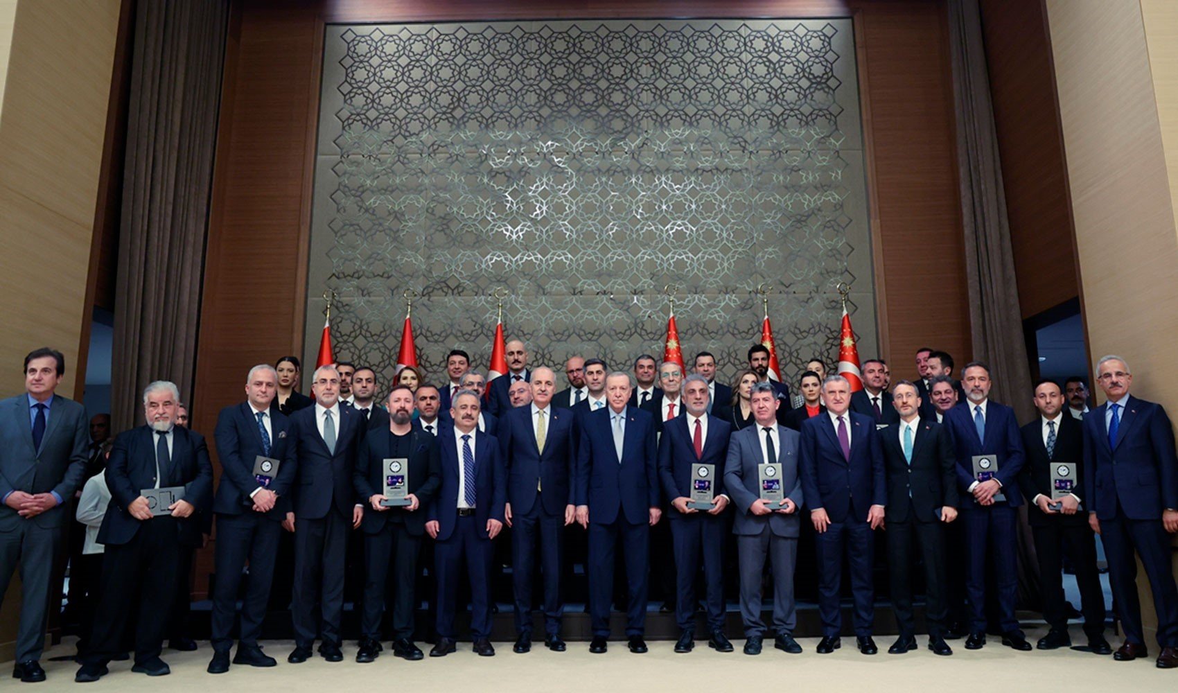 Yılın Haber Sitesi ödülü Atatürk ve Cumhuriyet düşmanlarına gitti Yılın Haber Sitesi ödülü Atatürk ve Cumhuriyet düşmanlarına gitti