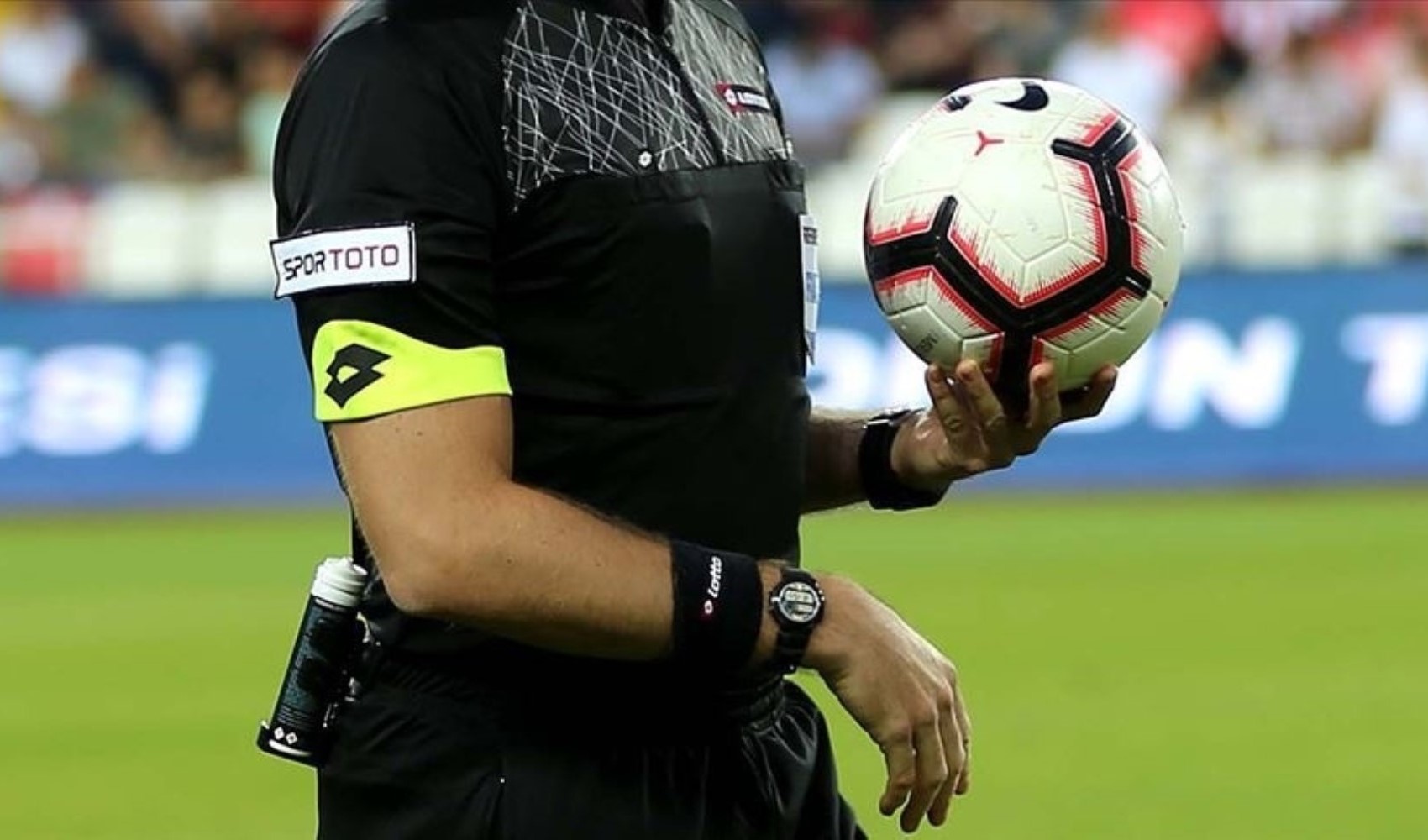 Süper Lig'de 35. haftanın hakemleri açıklandı: Trabzonspor - Galatasaray maçının hakemi belli oldu