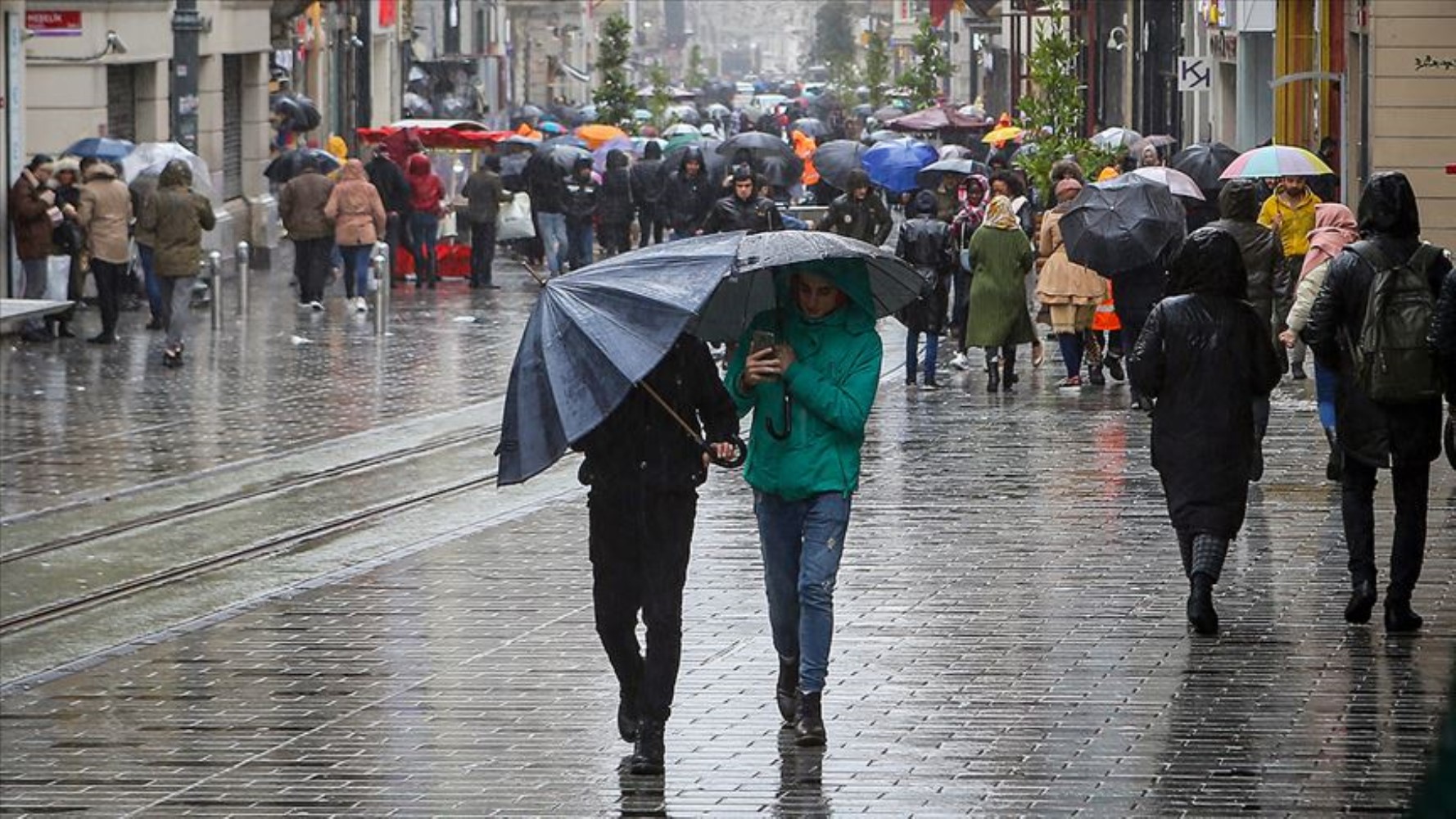 Meteoroloji'den uyarı: Hafta sonu kuvvetli sağanak geliyor
