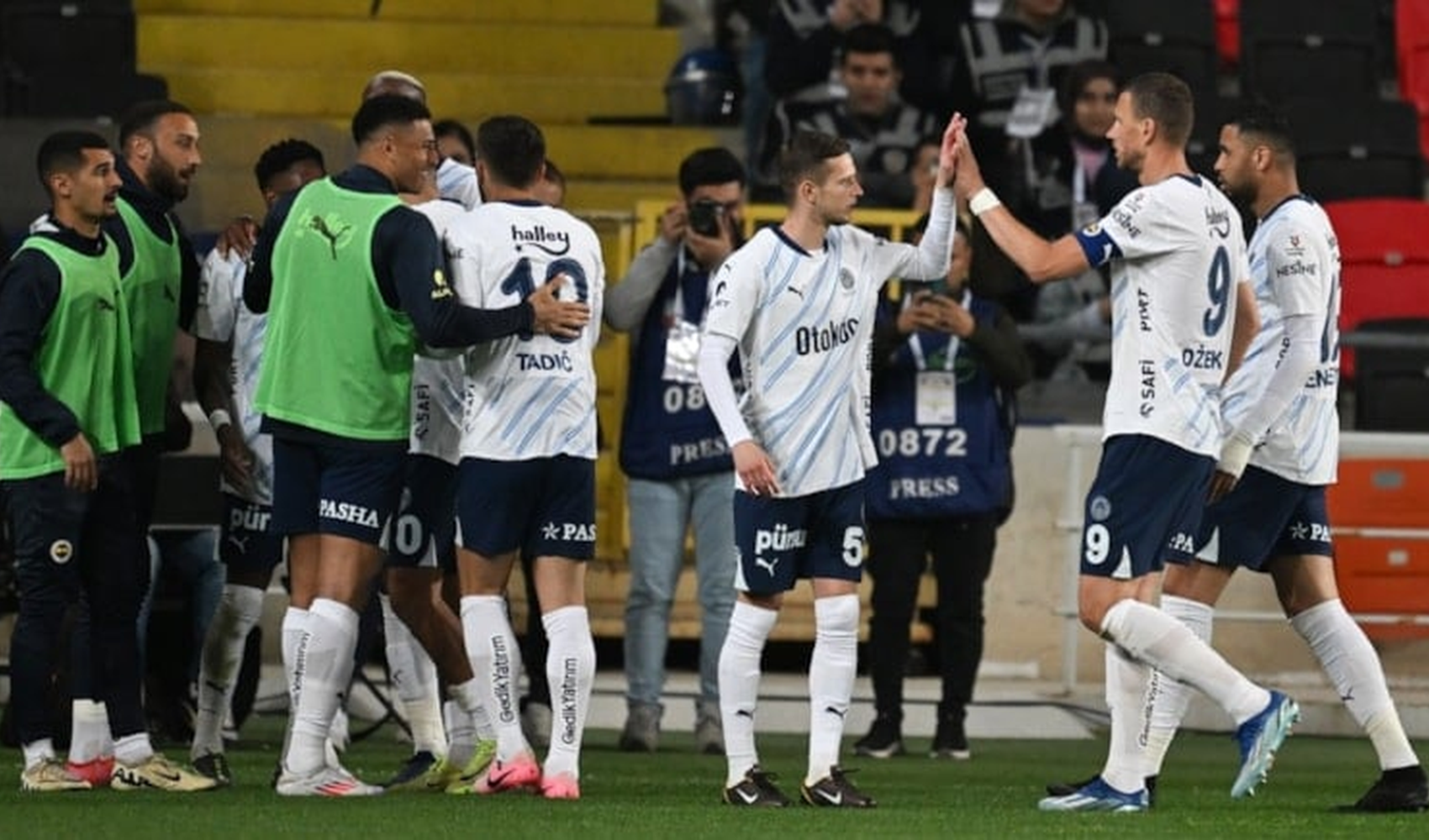Fenerbahçe'nin kader maçı: Başakşehir karşısında kritik sınav