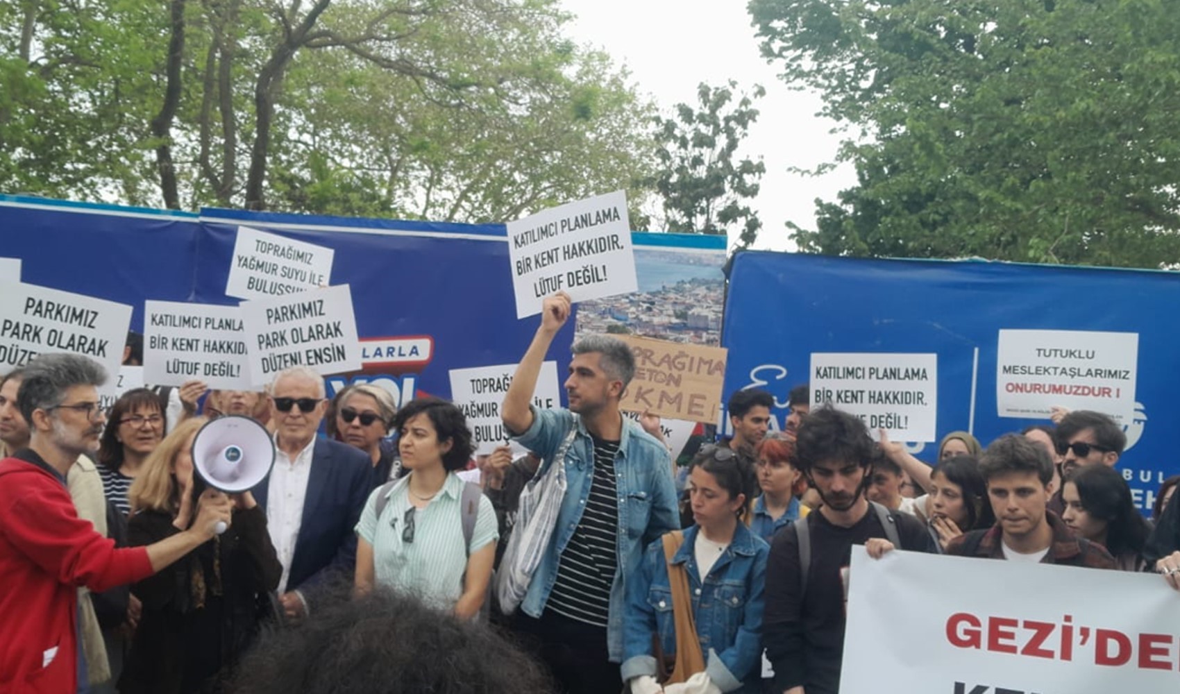 Fındıklı Parkı'nda 'betonlaştırmayın' protestosu Fındıklı Parkı'nda 'betonlaştırmayın' protestosu