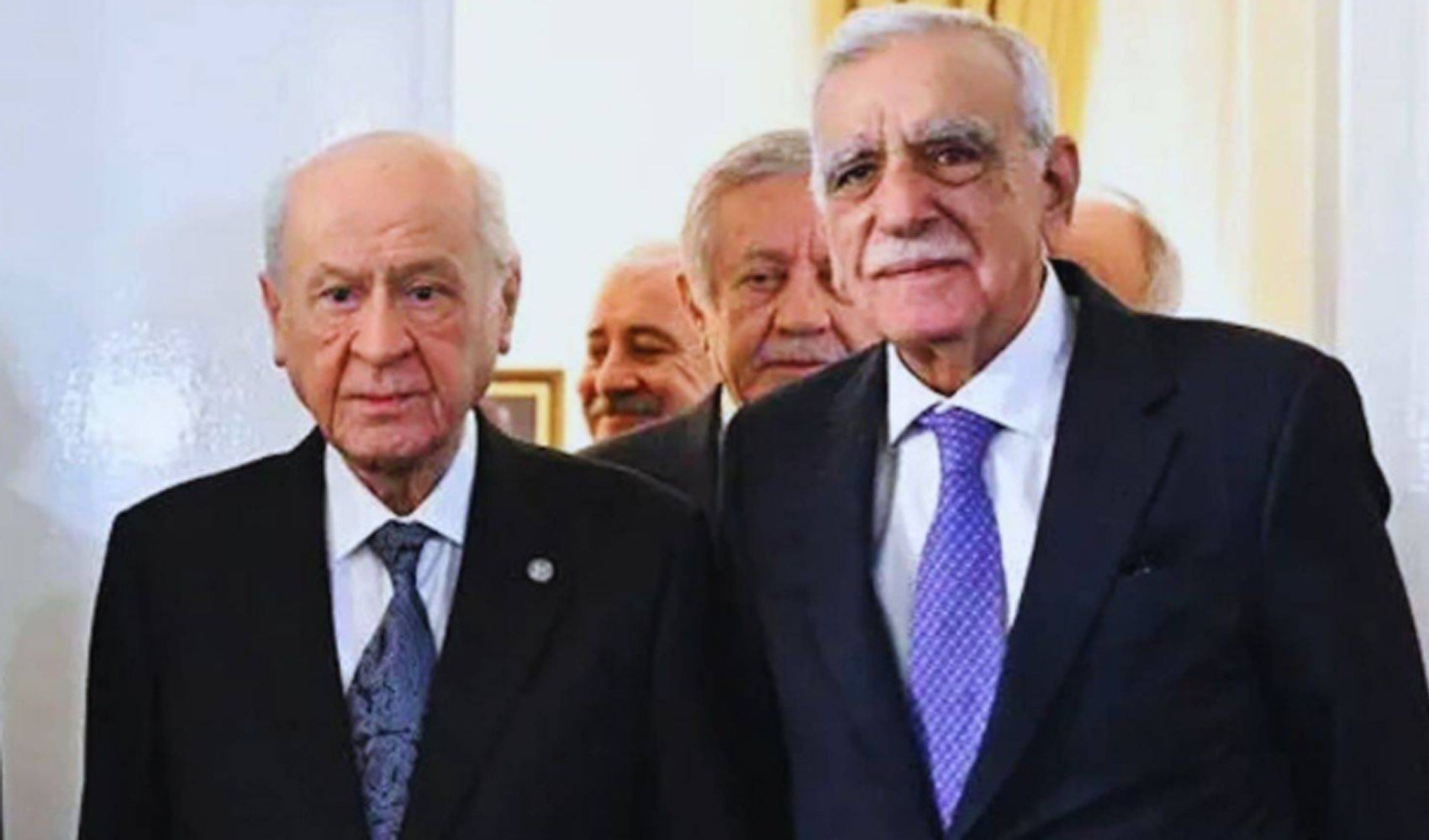 MHP Genel Başkanı Devlet Bahçeli, Ahmet Türk'ü arayarak kutladı: En büyük rol