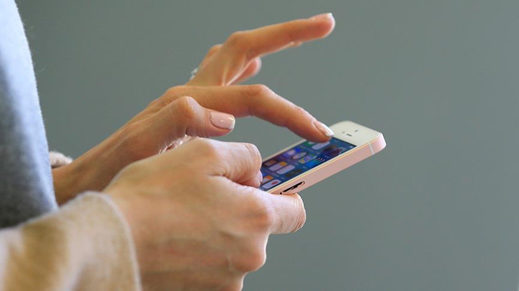 Bu telefonlar kullanıcıları adım adım izliyor: Her 5 dakikada bir ekran görüntüsü alıyor