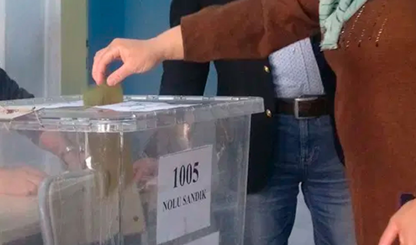 Oy kullanma süreci başladı: Seçmenler 3 ilde sandık başına gidiyor!