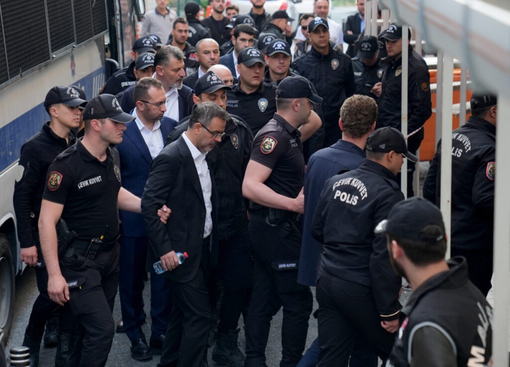 İBB operasyonlarında bir kişi daha etkin pişmanlıktan yararlandı: 'Parayı vermezsen alacağını alamazsın'