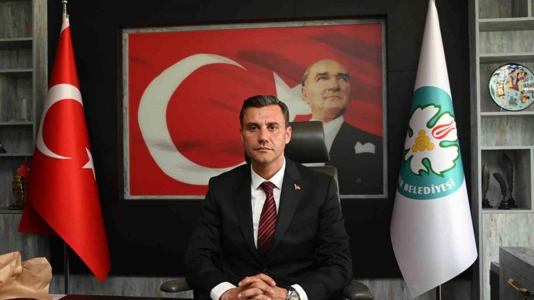 Manisa yasta... Ferdi Zeyrek’e veda! Son yolculuğuna uğurlandı: Özgür Özel gözyaşlarını tutamadı