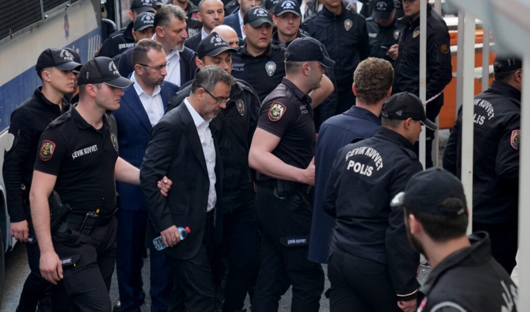 İBB operasyonlarında bir kişi daha etkin pişmanlıktan yararlandı İBB operasyonlarında bir kişi daha etkin pişmanlıktan yararlandı