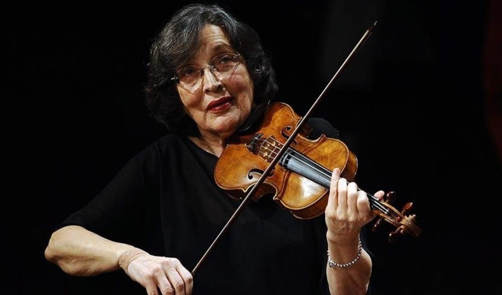 Kemanın usta ismi: Suna Kan'ın sanat yolculuğu