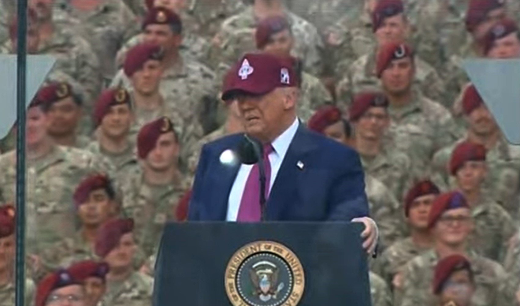 Donald Trump, ülkesinde yaşanan iç karışıklığa dair konuştu: Dış güçler işgal istiyor