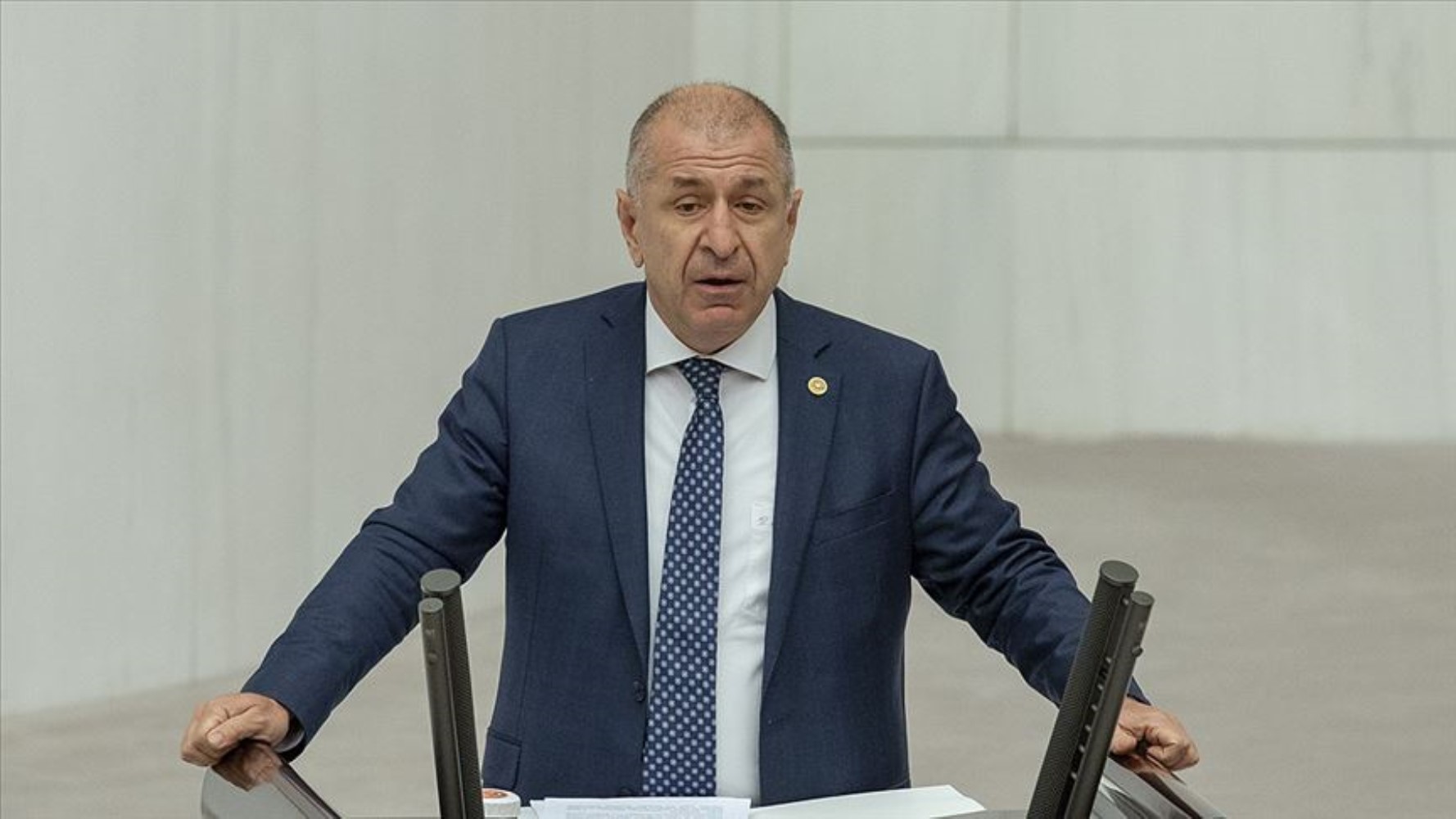 Ümit Özdağ 142 günün sonunda hakim karşısında! 'İmzasız, damgasız evrakla tutuklandım; hazır tutanak ise 17 gün sonra yollandı'