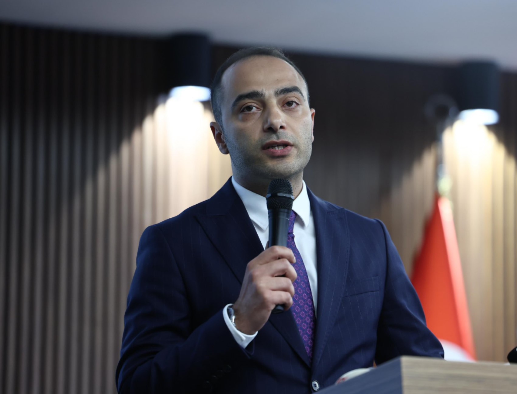 Seçimle alamadığını yargıyla aldı! AKP'li Eray Karadeniz'in neşeli halleri kameralara yansıdı