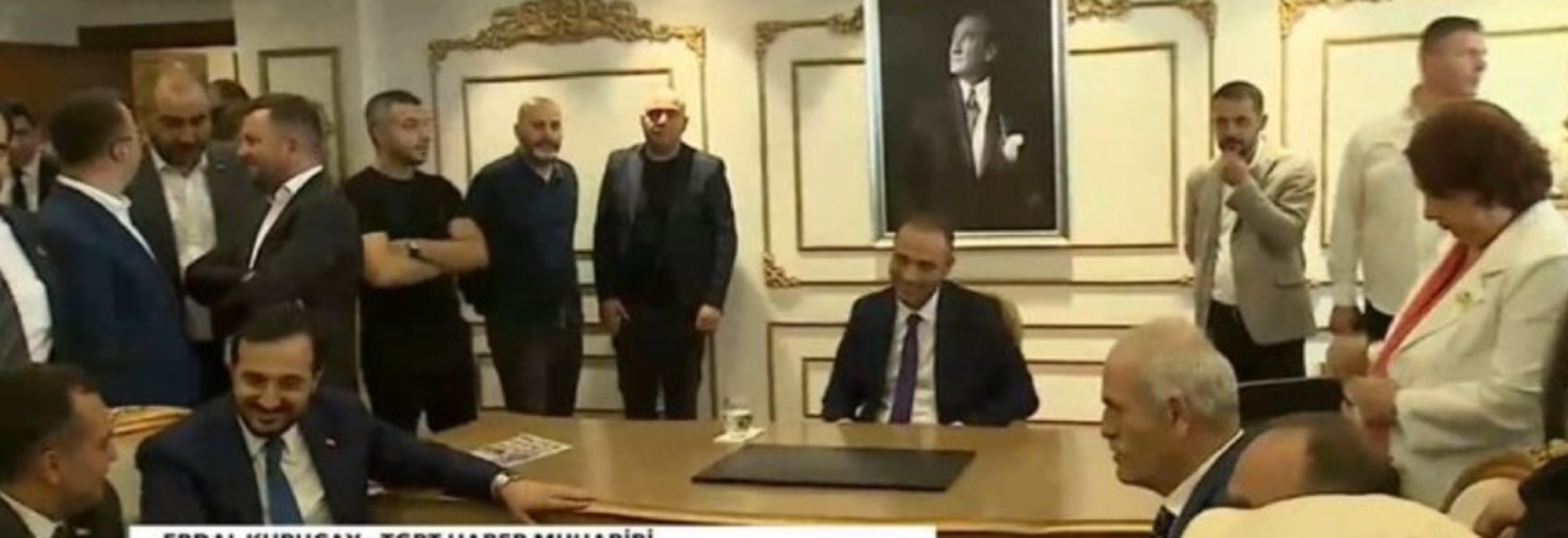 Seçimle alamadığını yargıyla aldı! AKP'li Eray Karadeniz'in neşeli halleri kameralara yansıdı