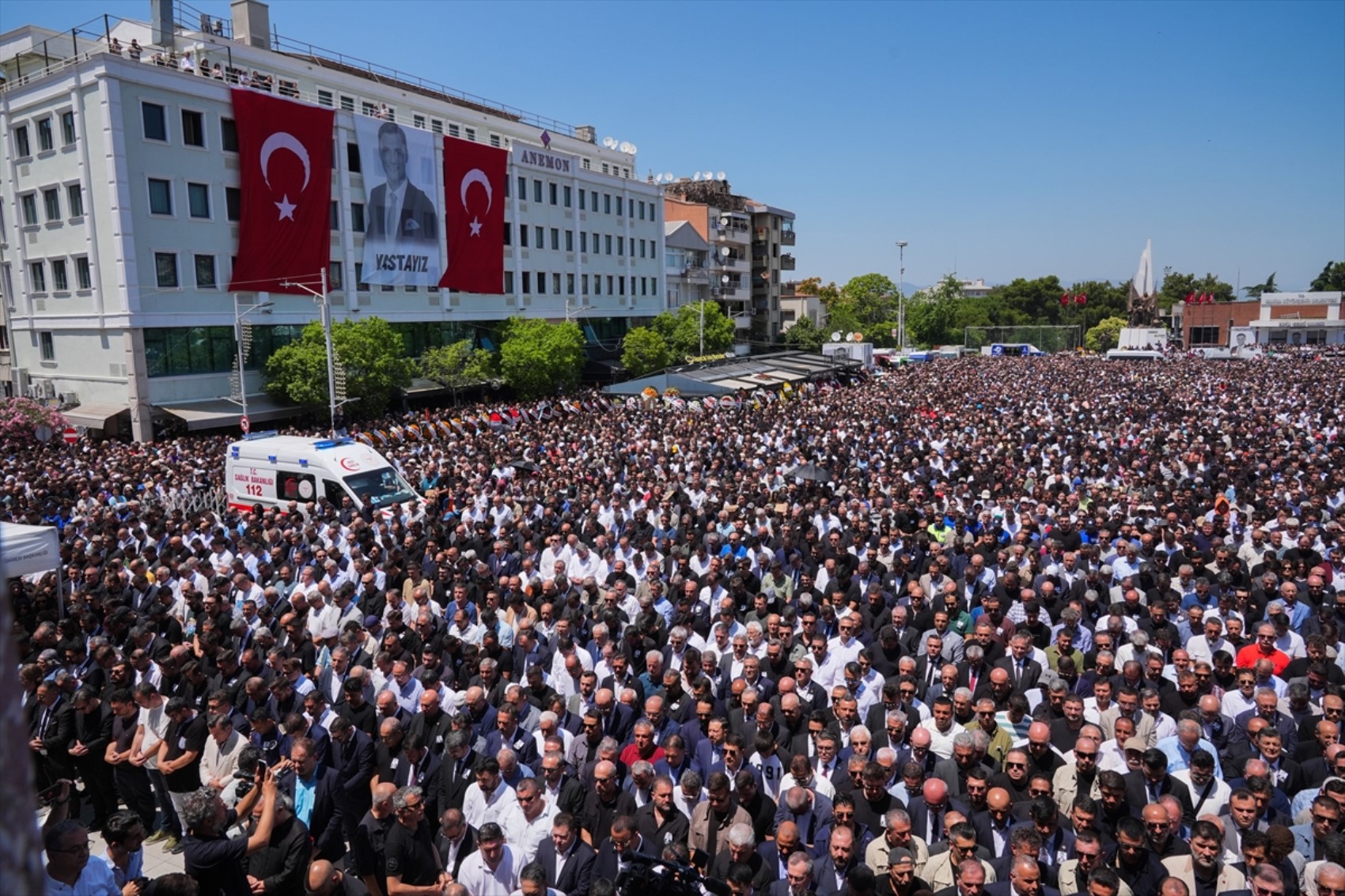 Ekrem İmamoğlu’ndan Ferdi Zeyrek’e duygusal veda! 'Bir Yiğidin ardından...'