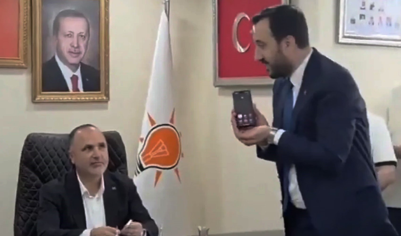 Cumhurbaşkanı Erdoğan'dan Gaziosmanpaşa'daki başkan vekili oylaması ardından telefon: Başarılı oylamayı tebrik ediyorum Cumhurbaşkanı Erdoğan'dan Gaziosmanpaşa'daki başkan vekili oylaması ardından telefon: Başarılı oylamayı tebrik ediyorum