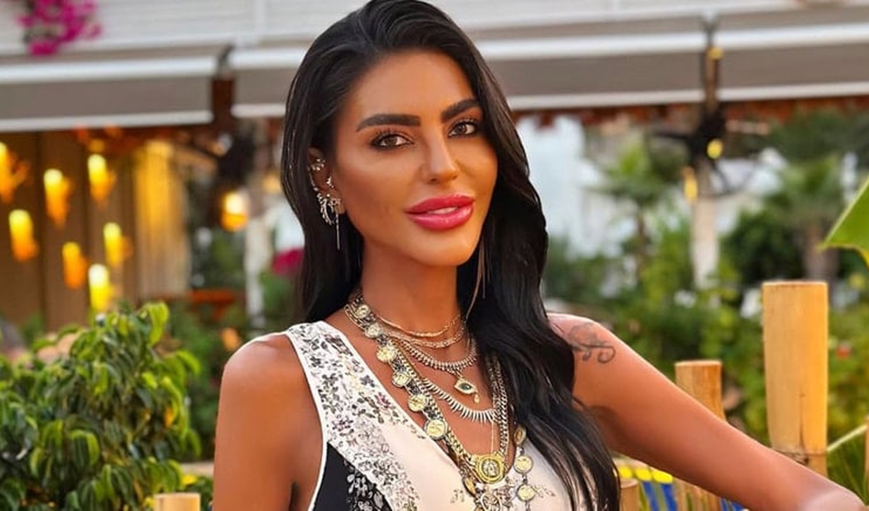 Süreyya Yalçın'ın lüks botu Bodrum'da fırtınaya yenik düştü Süreyya Yalçın'ın lüks botu Bodrum'da fırtınaya yenik düştü