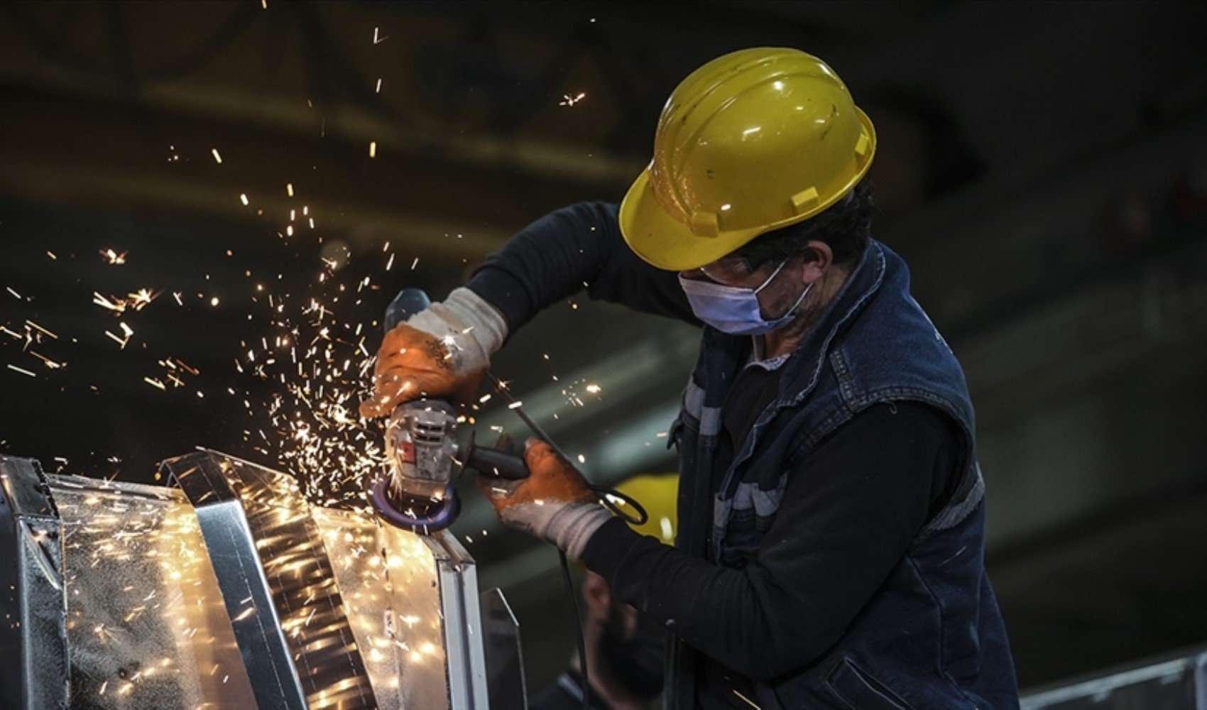 Sanayi üretiminde nisan ayında farklı eğilimler gözlemlendi