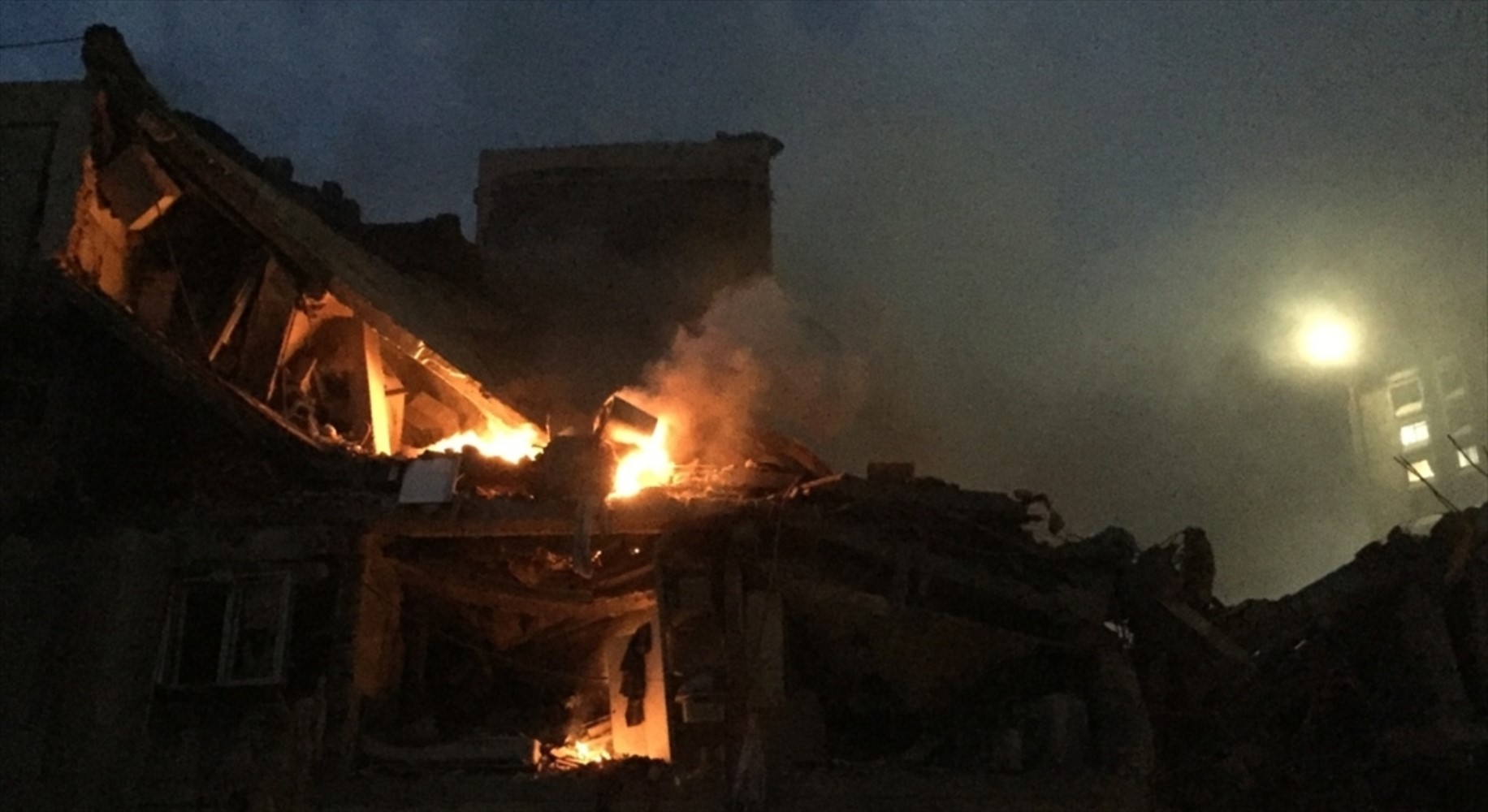 İran-İsrail gerilimi tırmanıyor: Hava sahaları kapatıldı, alarm verildi